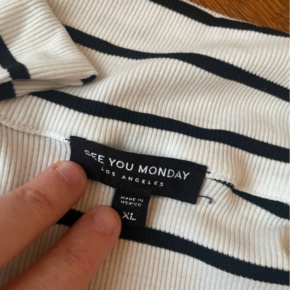 See You Monday Women’s Blouse White Black Striped V-Neck Short Sleeve Size XL - Picture 10 of 16